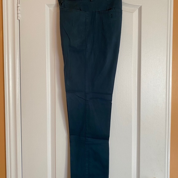 A pair of Calvin Klein chinos - Picture 4 of 5